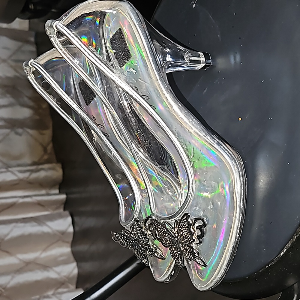 Shoes - Picture 2 of 6